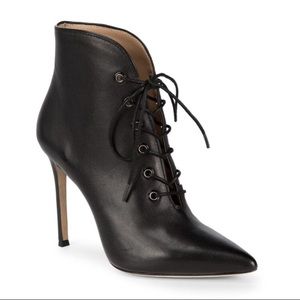 Pour la victorie Cari Bootie